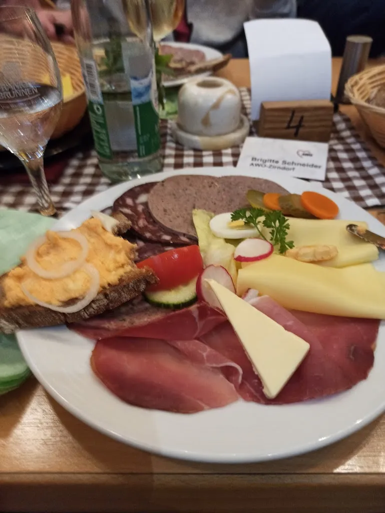 Brigitte Schneider_Schwemmer Weinbau Wengertsstübla_Ippesheim_review