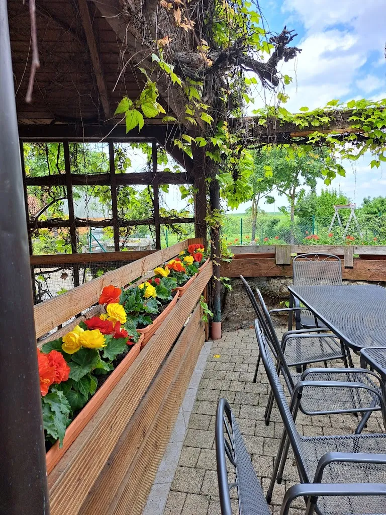 Häckerscheune Volkamer restaurant in Ippesheim