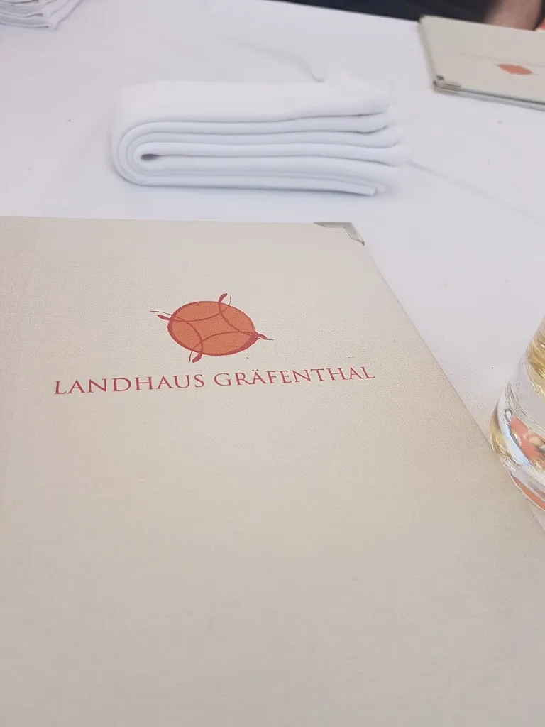 Büshra K. R_Landhaus Gräfenthal_Bindlach_review