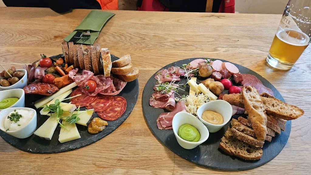 Waldhütte - HR Genussgesellschaft mbH_Eckersdorf_slider_image_2