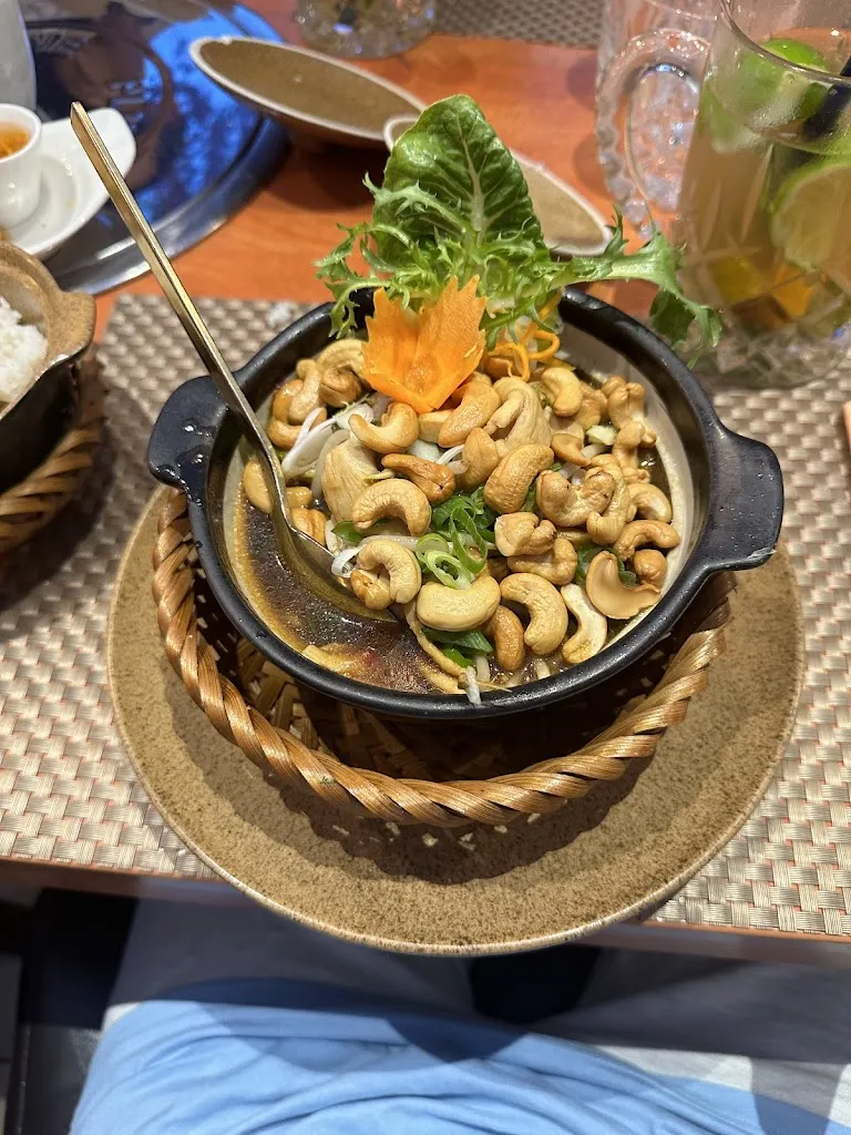 iza brunner_Song Que_Ilm_review