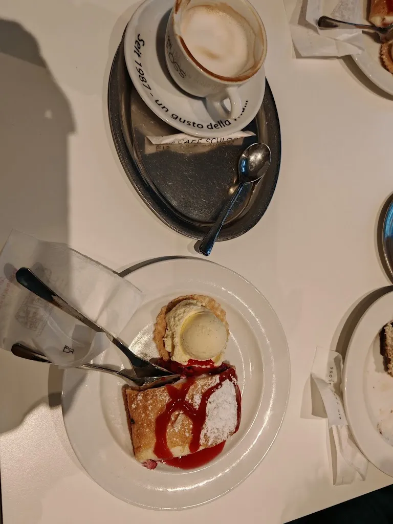 Nahro Nareeman_Eiscafe Schloss_Aulendorf_review