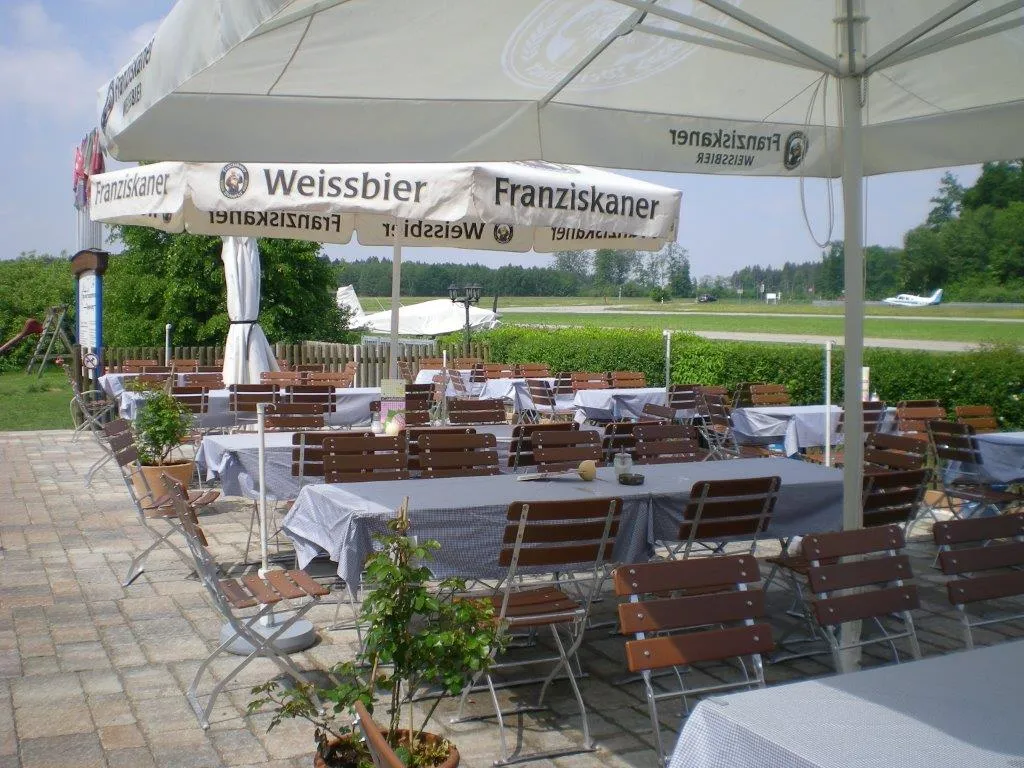Restaurant Fly In am Flugplatz Jesenwang restaurant in Jesenwang