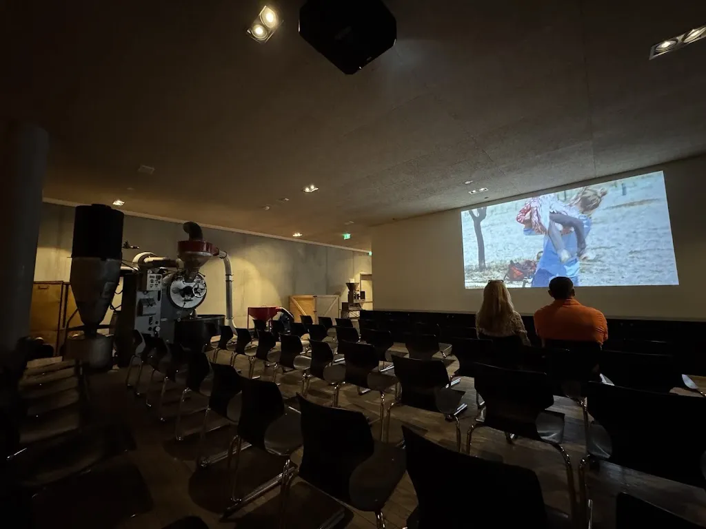 Shriyash Dandagawhal_DINZLER Kaffeerösterei_Irschenberg_recensione