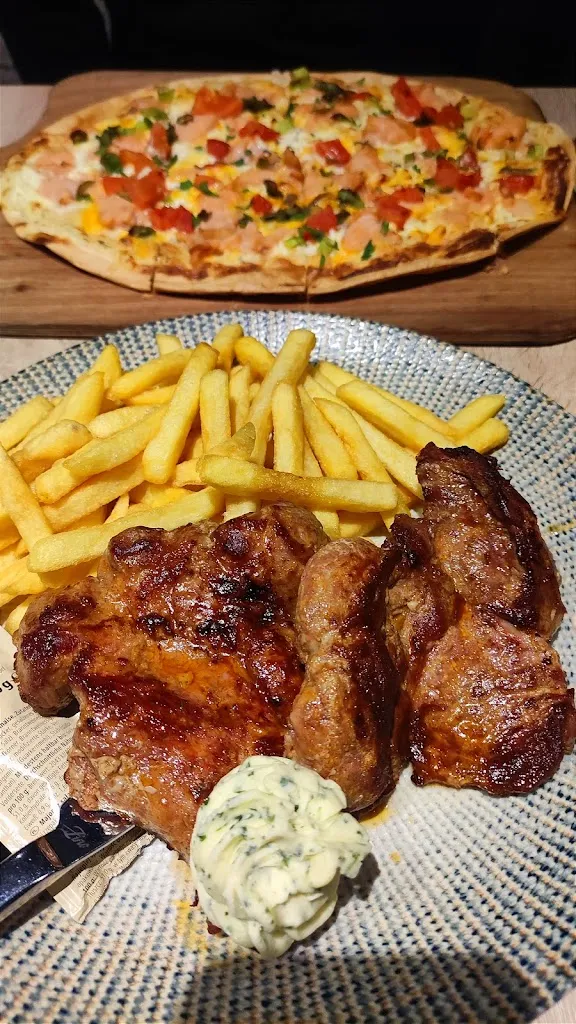 ไพลิน ผาละพรม_elfida Cafè Bar Restaurant_Auggen_review