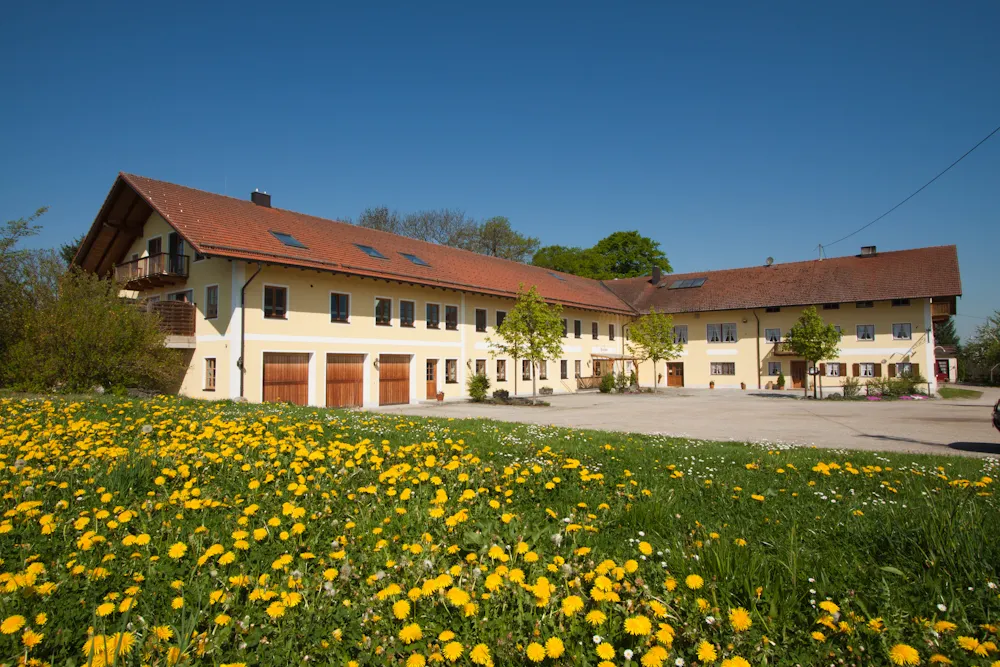 Beim Wirt 'z Weiher restaurant in Isen