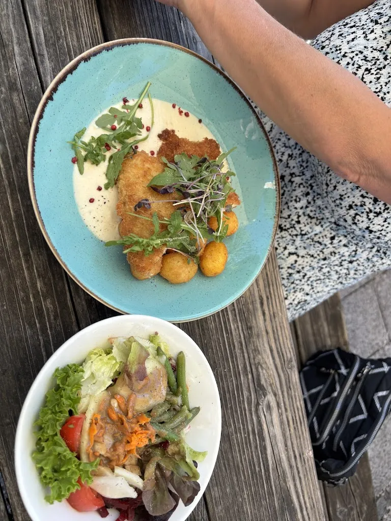 Allison Brennan_Pavillion am See_Ammersee_review