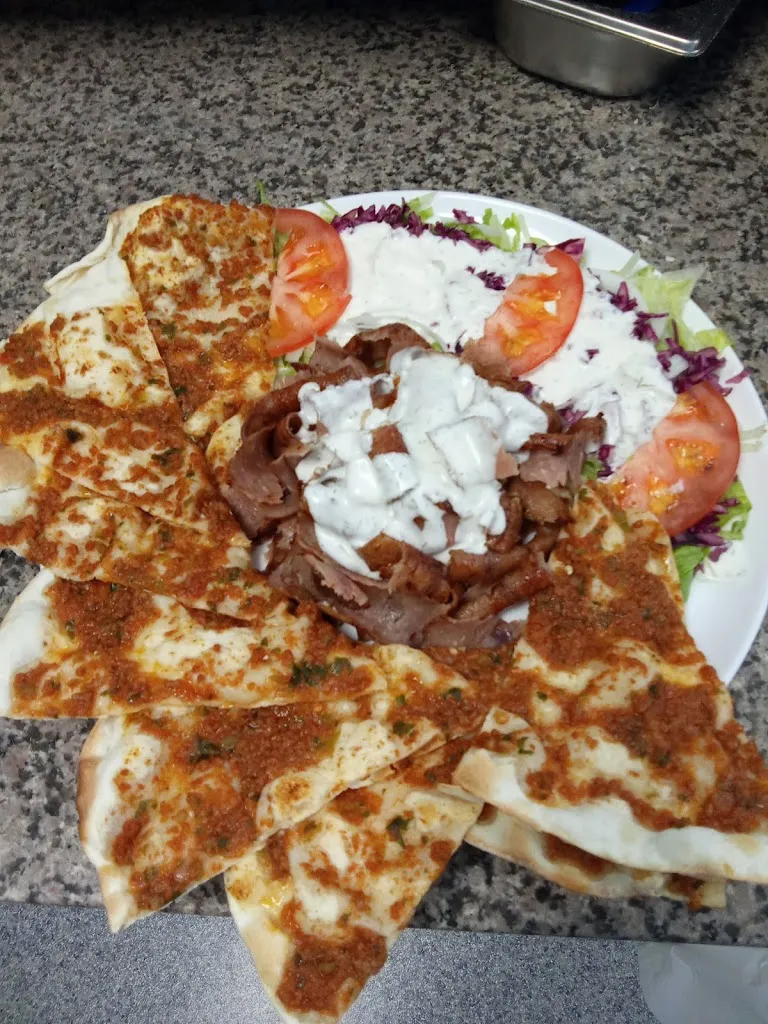 Ceris Döner & Pizzawelt_Auggen_slider_image_3