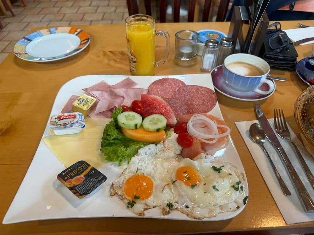 Steffen Plötzke_Café Morizz_Buchloe_review