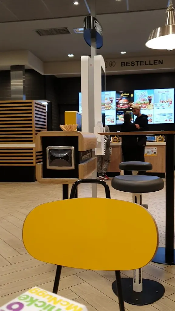 McDonald's_Jettingen-Scheppach_slider_image_2