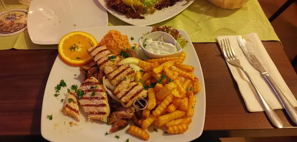 Menu_Restaurant Helena_Main_image_5