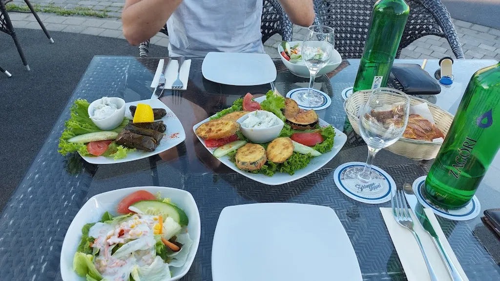 Menu_Restaurant Helena_Main_image_7