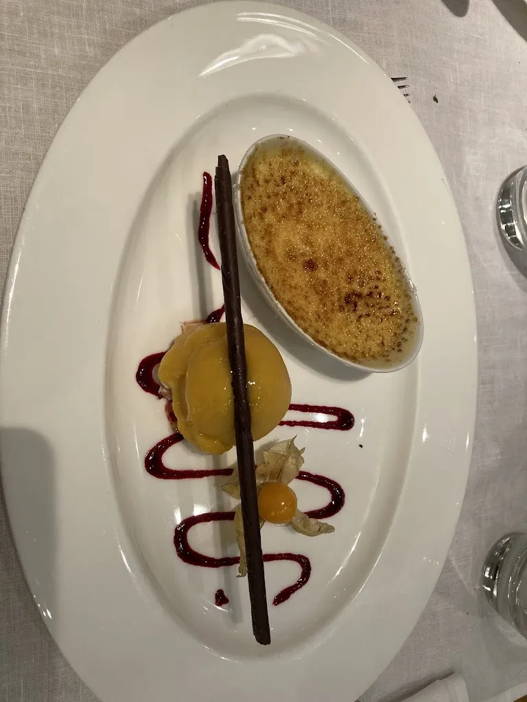 Julie B_Hotel Zeller_Main_review