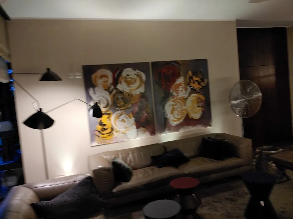 Jude Dike_Hotel Zeller_Main_review