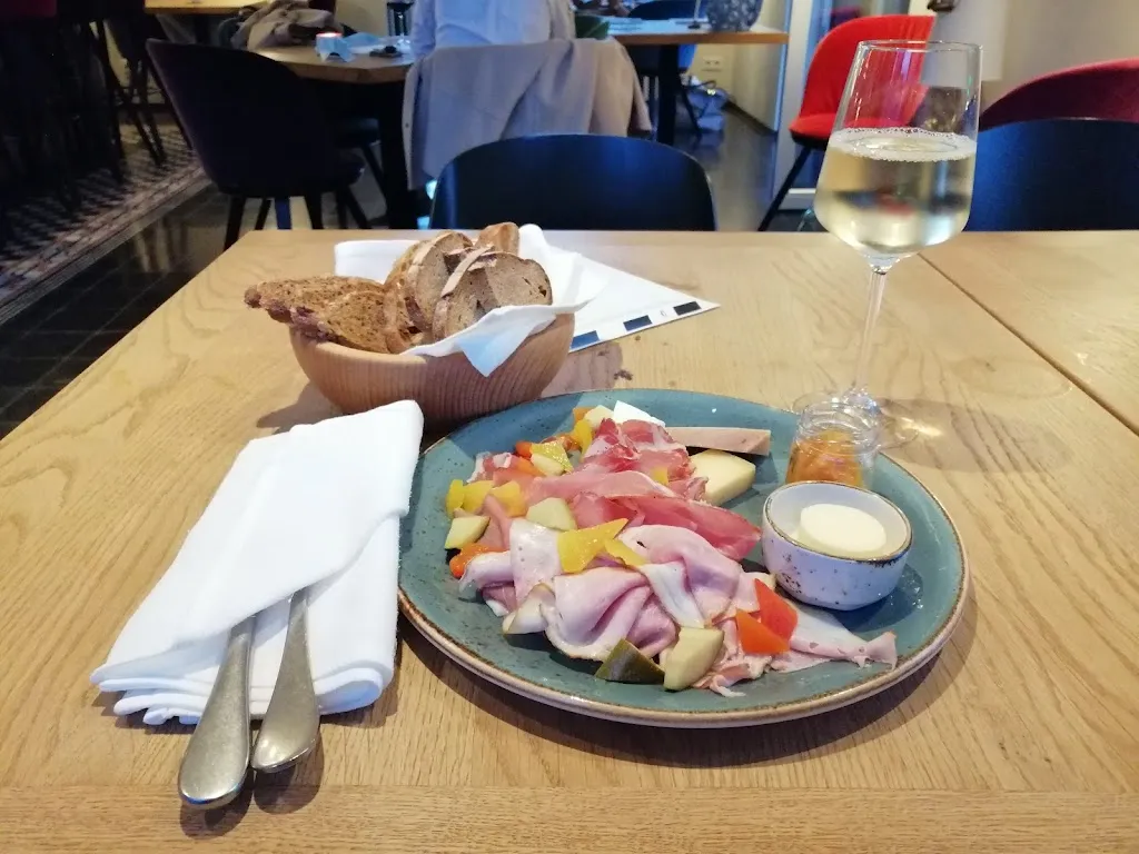 Menu_Emmas Weinbar_Main_immagine_6