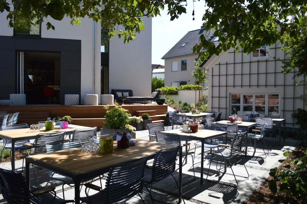 Emmas Weinbar restaurant in Main