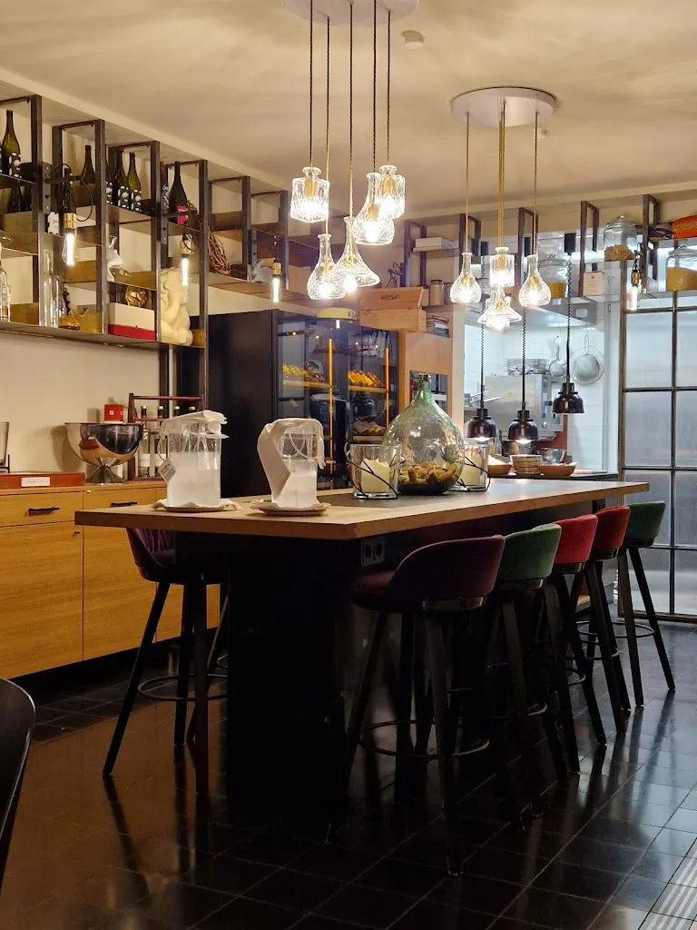 Emmas Weinbar_Main_slider_image_3