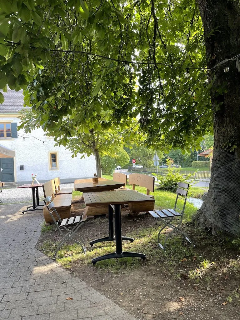 Gasthof Zur Brücke restaurant in Kaufering