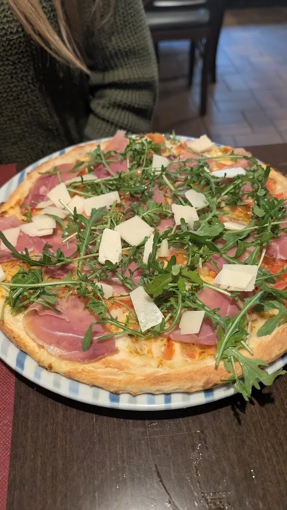 Elizabeth Hughes-Hageman_Pizzeria Da Gino_Kemnath_review