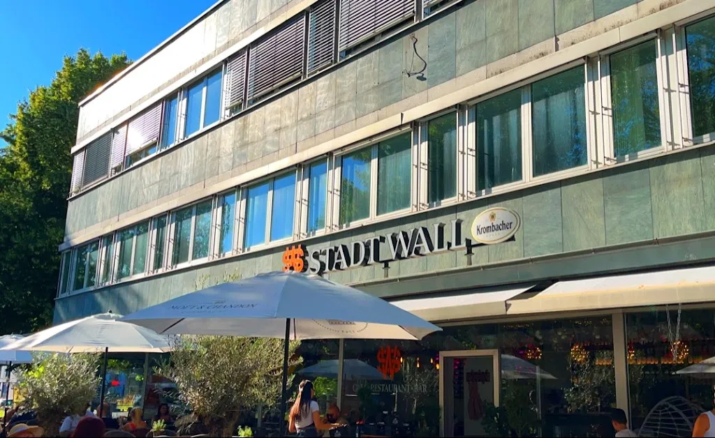 Michael Modrach_STADTWALL_Göttingen_review