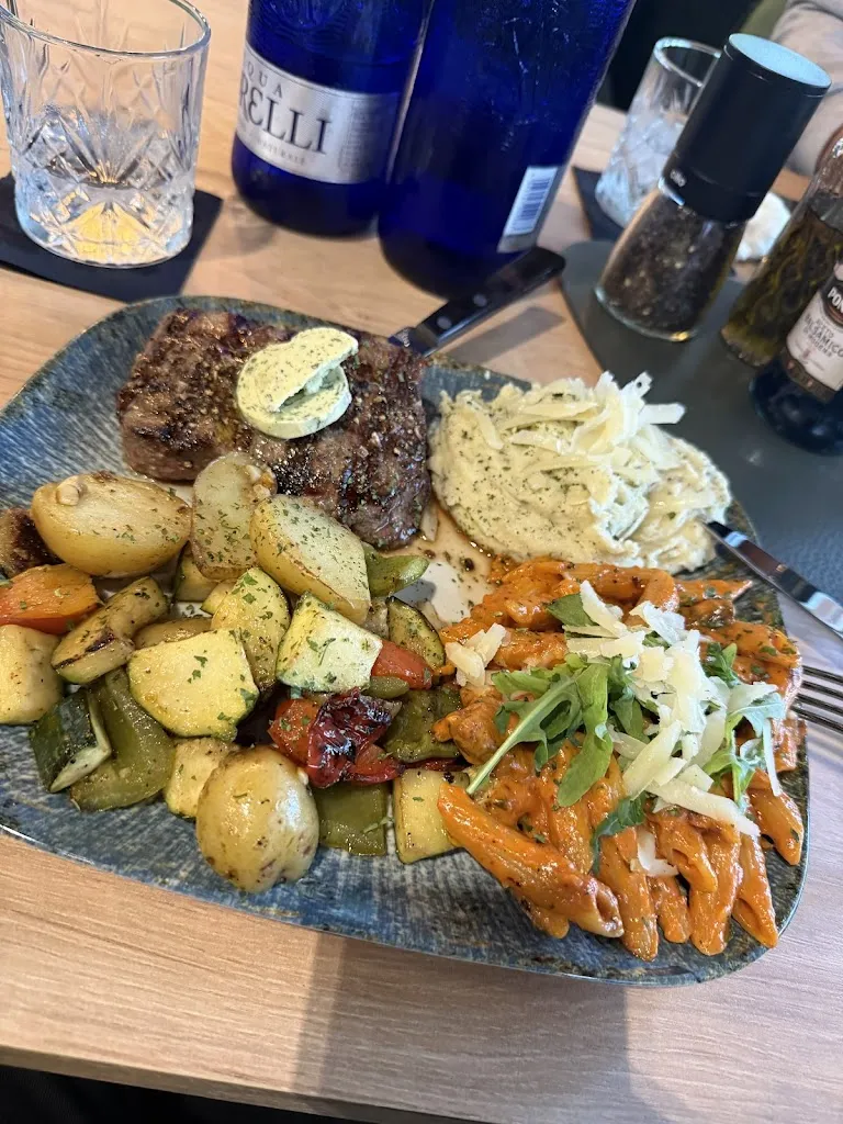 loran narol_STADTWALL_Göttingen_review