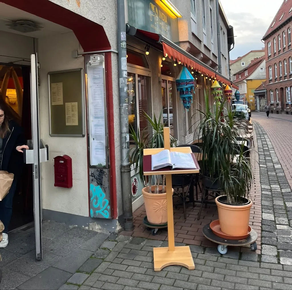 Igor Vavilin_India Haus_Göttingen_review