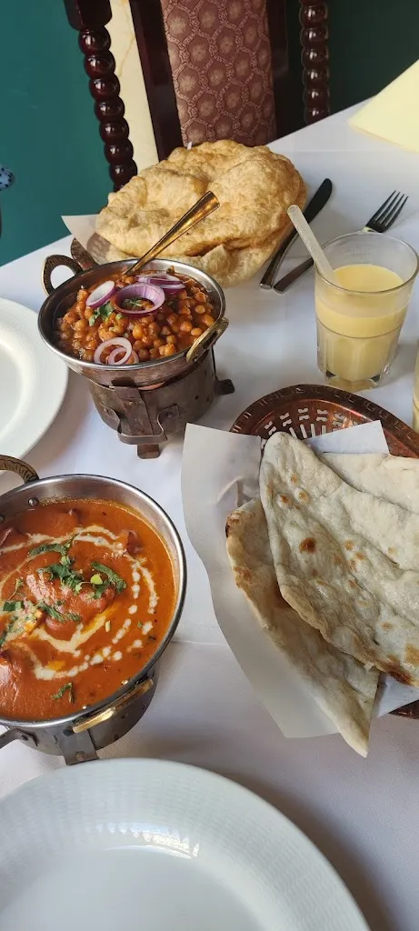 Modnar Resu_India Haus_Göttingen_review