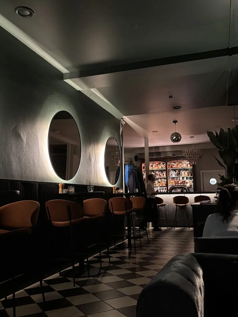 Lennart Kuhr_Bar + Cafe Esprit owner Robert Vogel e. K. / Göttingen_Göttingen_review