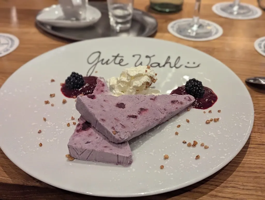 Jeanette Strätz_Zum Johann - Hellmuth Mantel_Kirchlauter_review