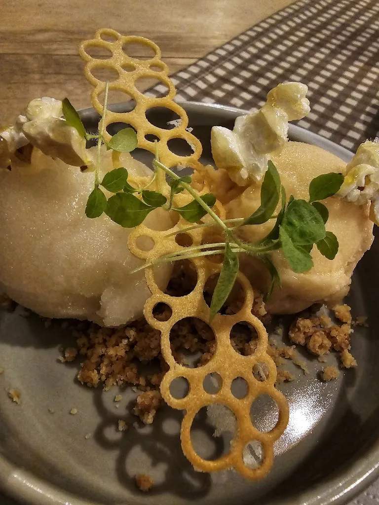 Lorenz Appel_Gutshof Andres_Kirchlauter_review