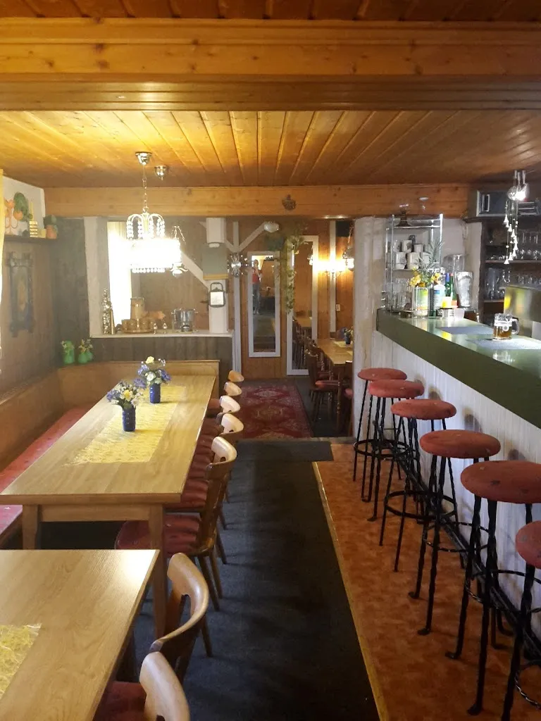 Gaststätte Zur Krone restaurant in Kirchlauter