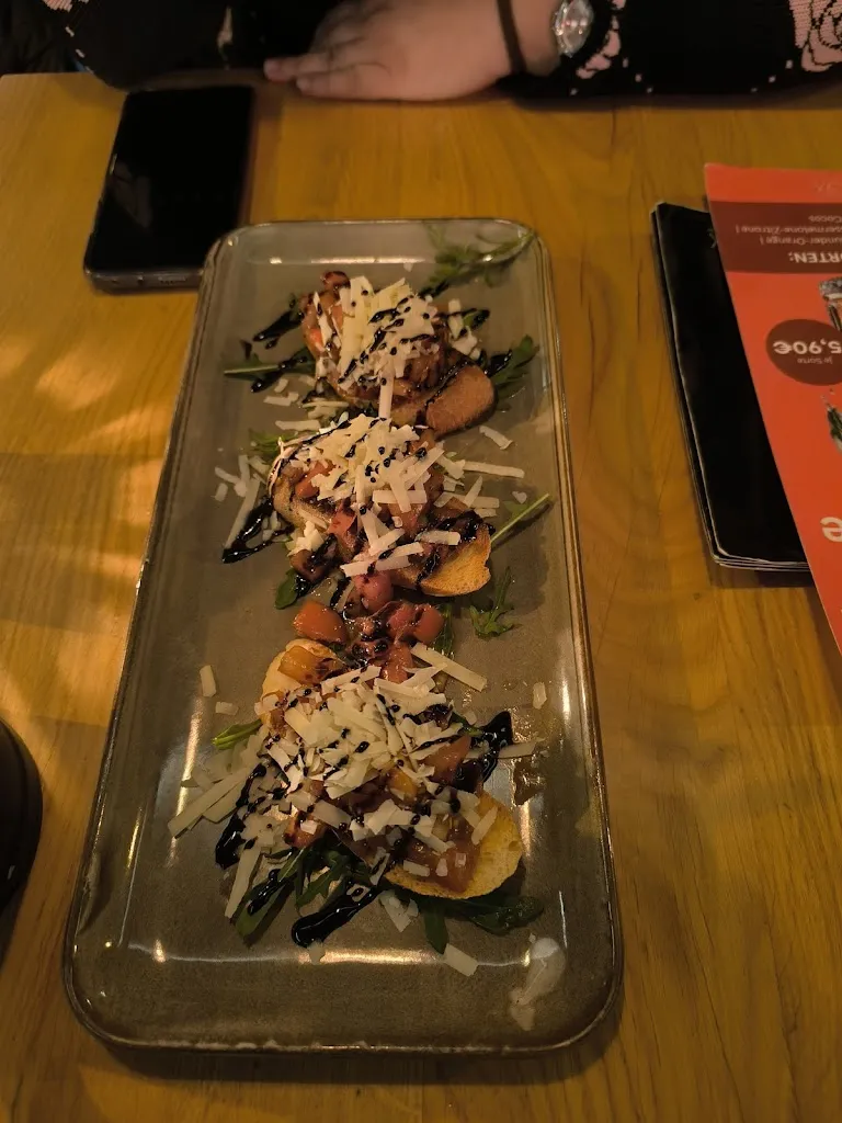 Kunal Bhai Patel_VOX FOOD.CAFÈ.BAR_Kelheim_review