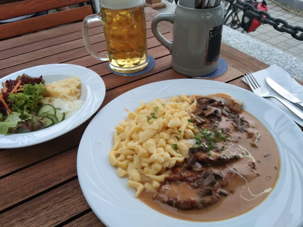 Frank Roettgen_Gaststätte Donaulände_Abbach_recensione