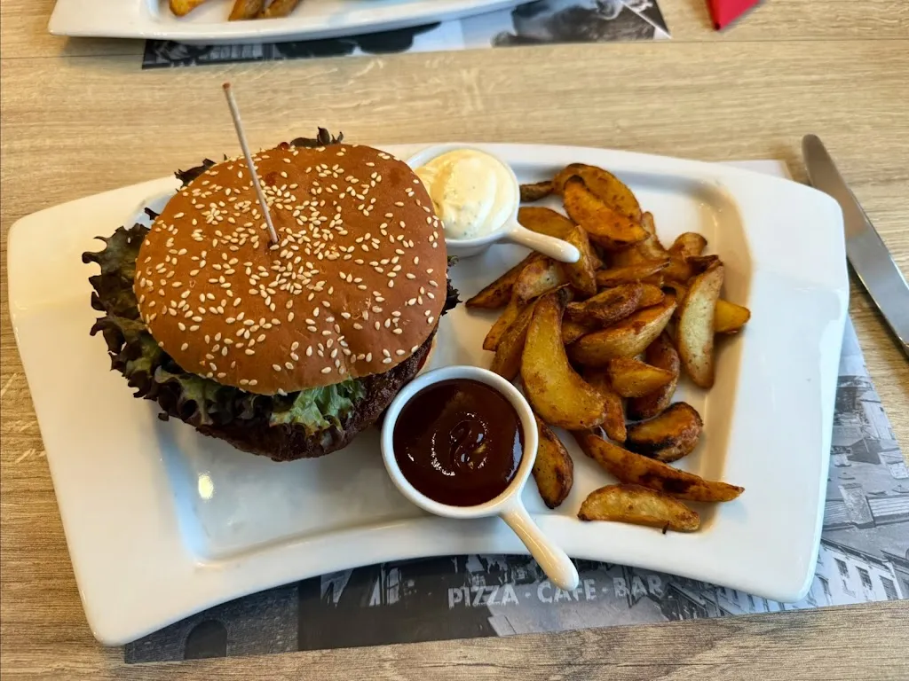 Oliver Pflug_Pizzeria Manhattan_Kelheim_review