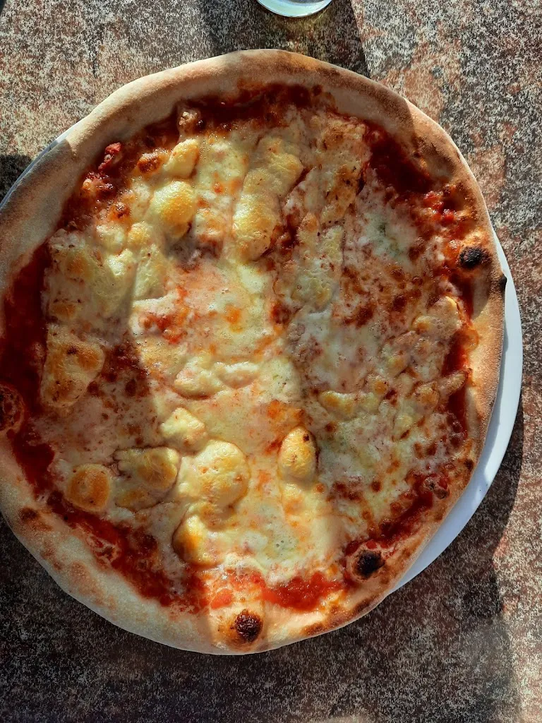 Dragana Milevska_Erlebnisgaststätte - Restaurant am Weitmannsee in Kissing_Kissing_review