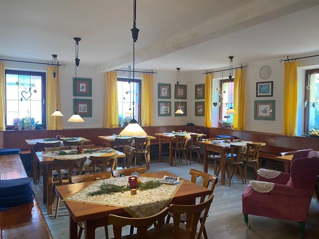 Landgasthof Zur Rose - Schnipperla restaurant in Kleinsendelbach
