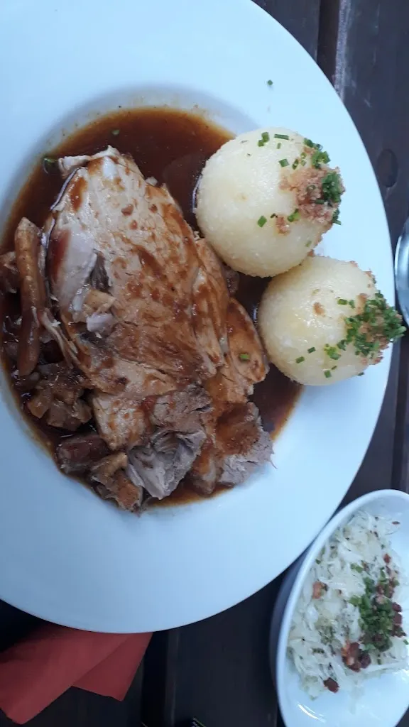 Tashlyn Walbrugh_s`Kiramer Wirtshäusl_München_review