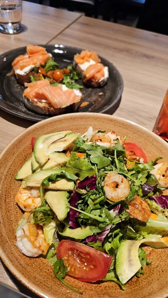 Ikke Prasetyaning_AMICI Heimstetten - Pizzeria Bar Cucina_München_review