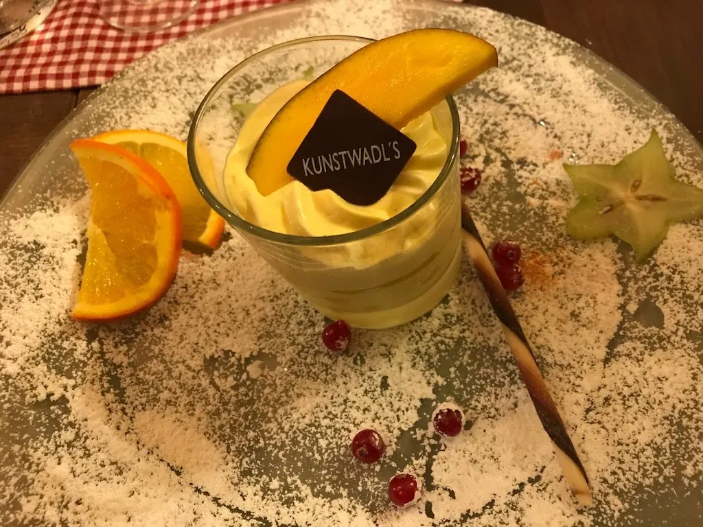 Rolando Rolando_Dorfschenk Hausen 11_München_review