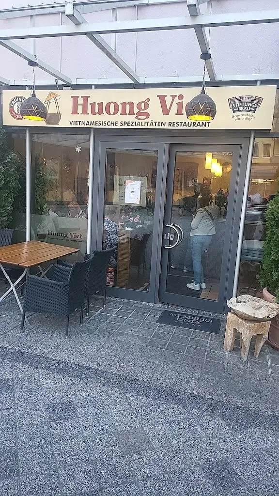 Сергей Прокопенко_Huong Viet_München_review