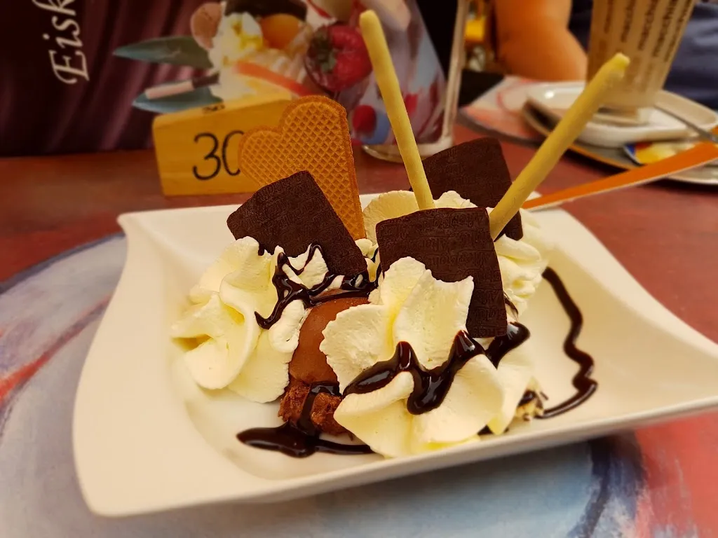 Silvan Fürst_Eiscafe Roma_Kaufbeuren_review