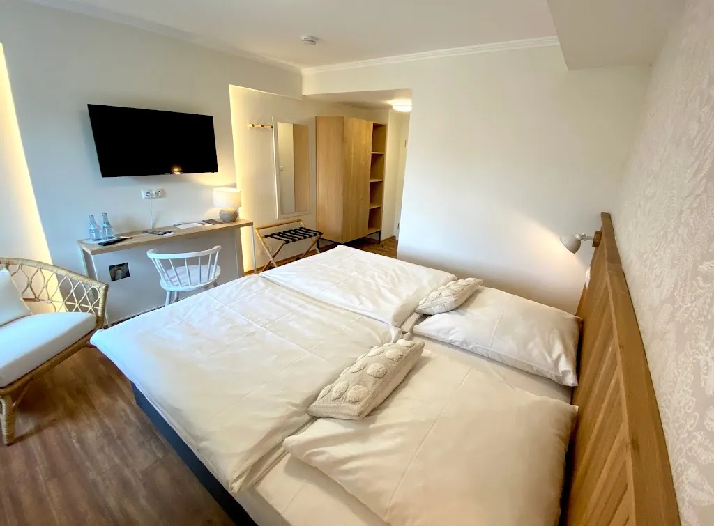 Hotel Deutsches Haus - WeinCafe KostBar Kitzingen_Kitzingen_slider_image_3