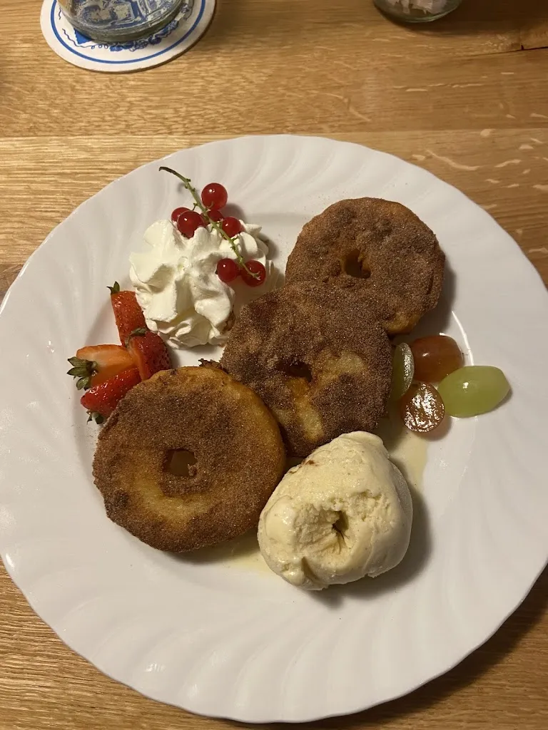 Rachel Ramdine_Schmankerl Oim_Kolbermoor_review