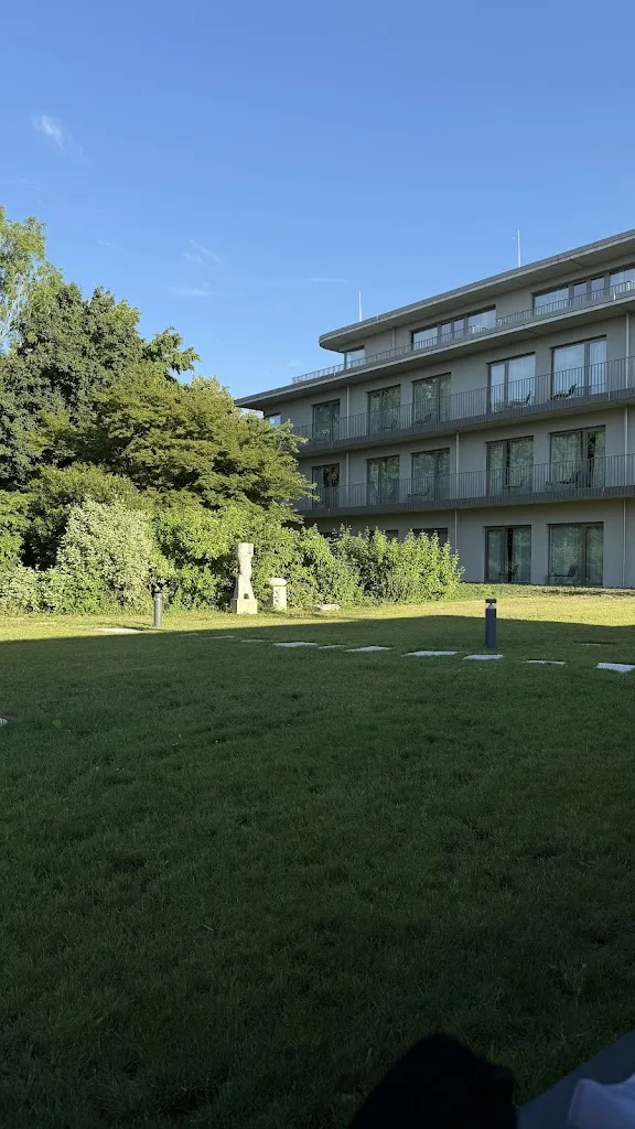 Max P_DAS AFFALTERBACH, Stuttgart, Autograph Collection_Affalterbach_review