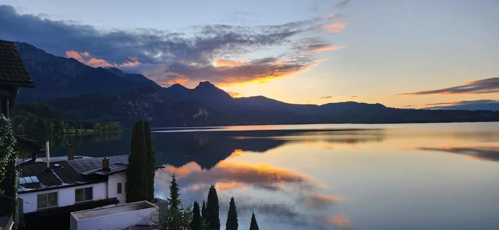 Shannon Inman_Seehotel Restaurant Café Grauer Bär_See_review