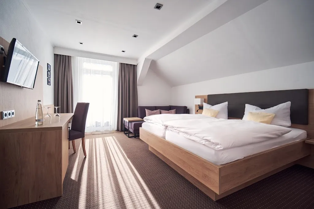 Seehotel Restaurant Café Grauer Bär_See_slider_image_2