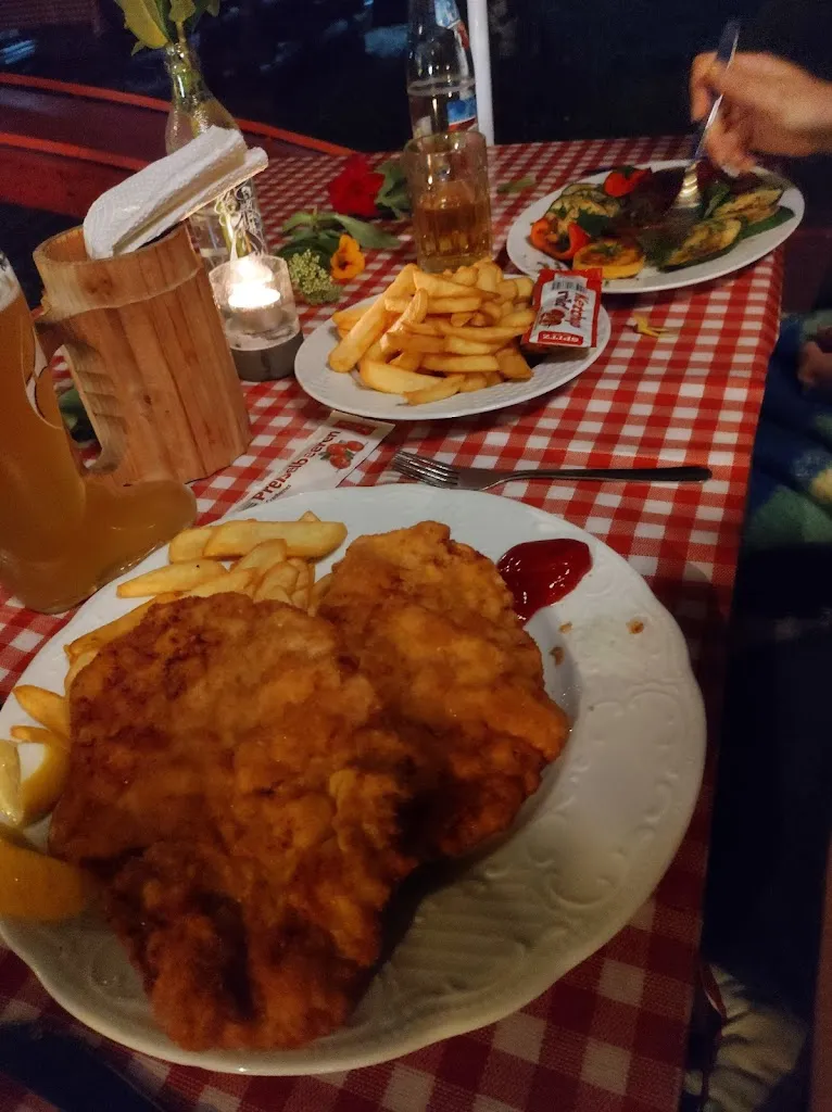 Sam Tripp_Herbi's Kitchen & Minigolfplatz_See_review