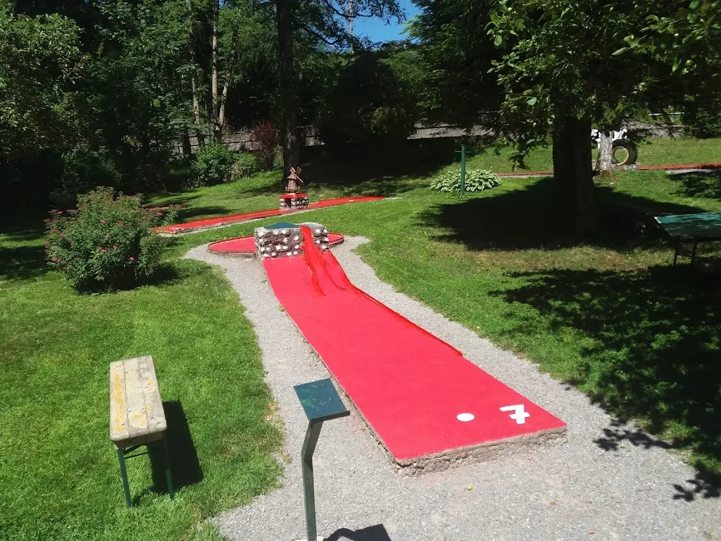 Herbi's Kitchen & Minigolfplatz ristorante a See