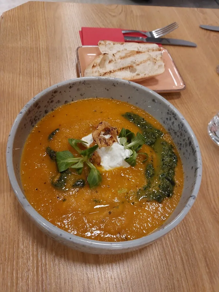 Dirk Bo_Fire and Kitchen_Krummennaab_review