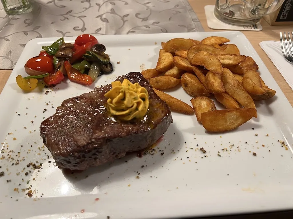 Gasthof Am Waldsee restaurant in Krummennaab